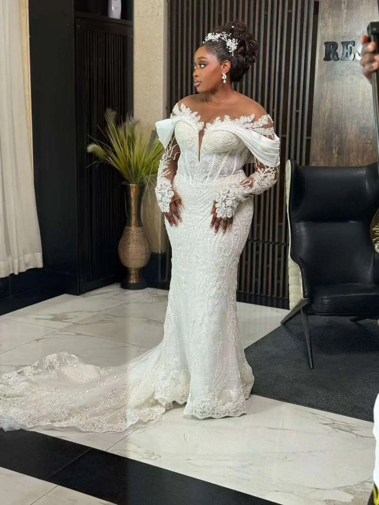 Customized Sheer Neck  Sparkly Beads Appliques  Mermaid Wedding Dress Country Plus Size Vestido De Novia Full Sleeve Bridal Gown