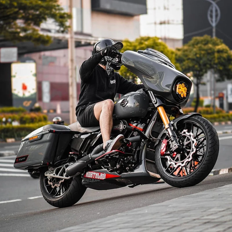 Motorcycle Carbon Fiber Engine Guard Skid Plate Protector Motorcycle Accessories Harley 2017-up Touring Road Glide Street Glide