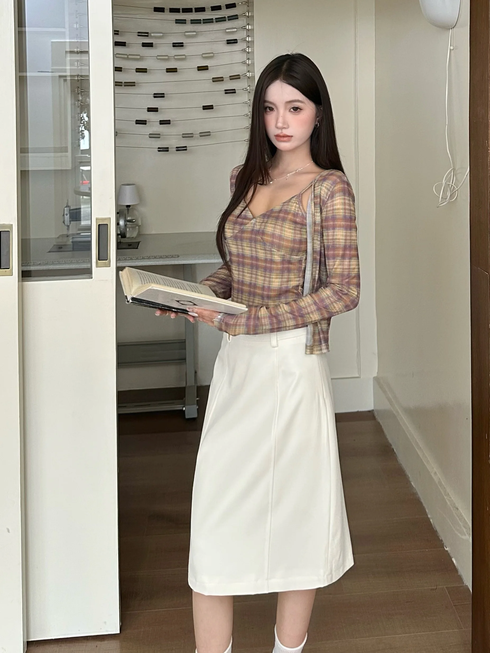 

Желто-черный кардиган на бретельках в клетку и комплект из двух предметов: нежный и модный женский осенний наряд, новинка