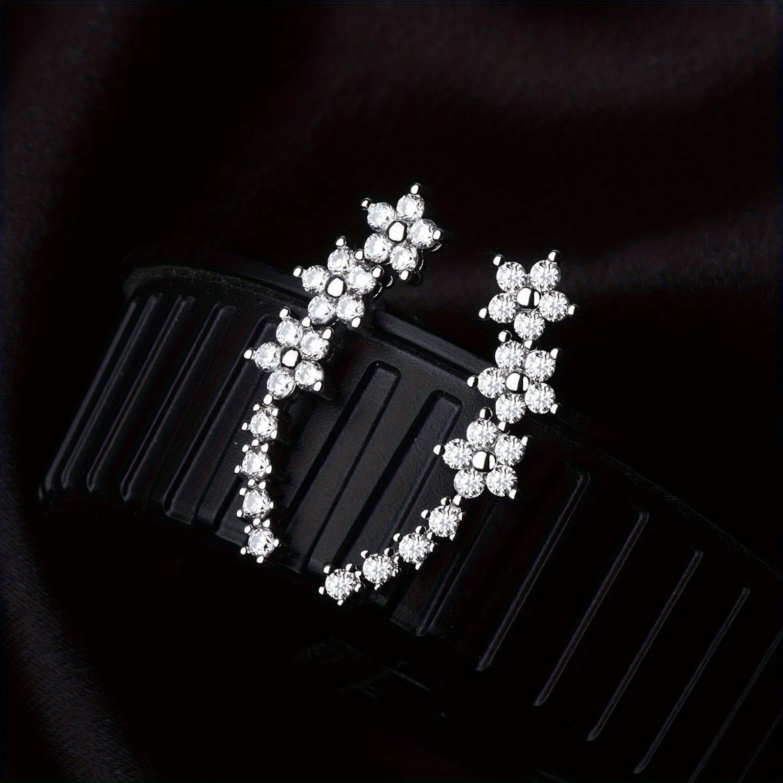 

1.16cttw Gradient Gem Full Moissanite Flower Stud Earrings for Women Sparkling Party Jewelry Earrings 925 Sterling Silver Brinco