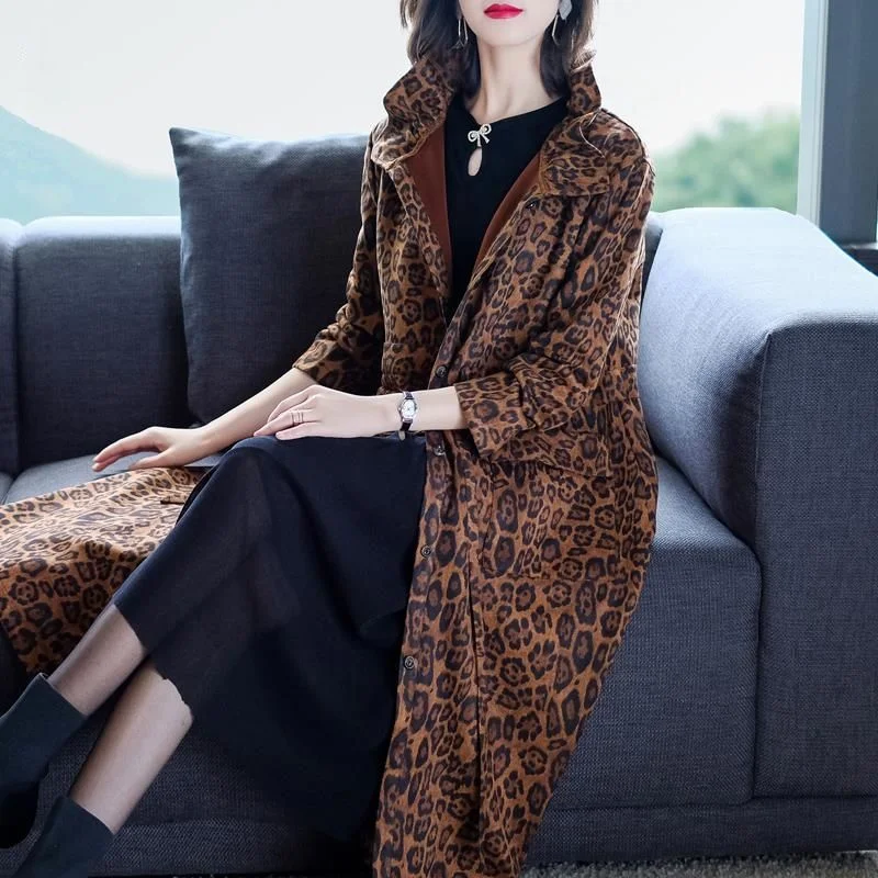 4xl Trenchcoat mit Leoparden muster für Frauen Herbst Winter Mode lose Wind jacke Mutter mittleren Alters dicke lange Mantel Outwear