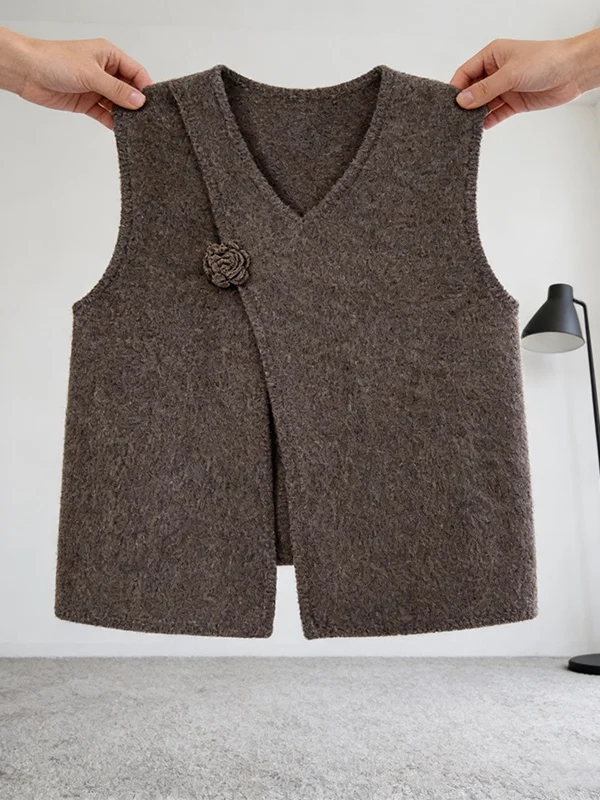 plus Size Women's Knitted Sleeveless Vest Autumn 2026 New Floral Design Casual Style V-Neck Warmth Inner Wear Thickened Loose...