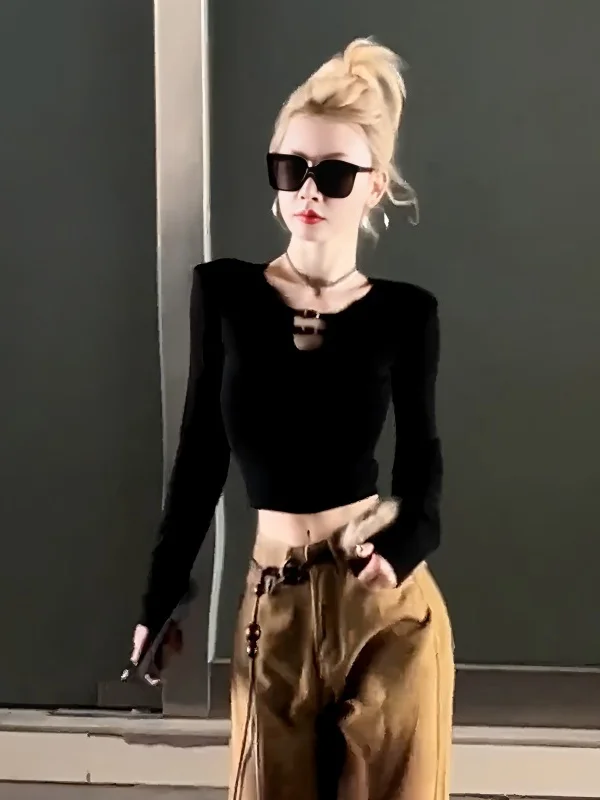 Black Fleece Lined Long Sleeve U Neck Hollow out Slim Fit T Shirt Women's Autumn High End Feeling Spicy Short Top Base Shirt