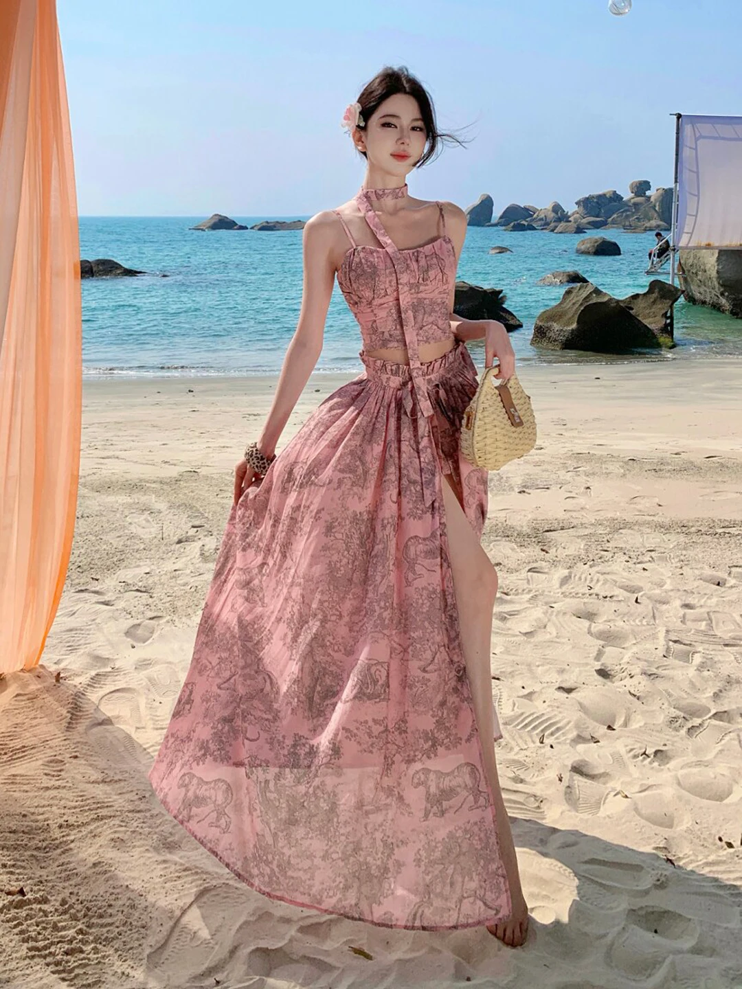 

Retro Unique Halter Vest Split Skirt Two-Piece Set Complete Summer Outfit Comfortable Cotton Short Sleeve Square Neck