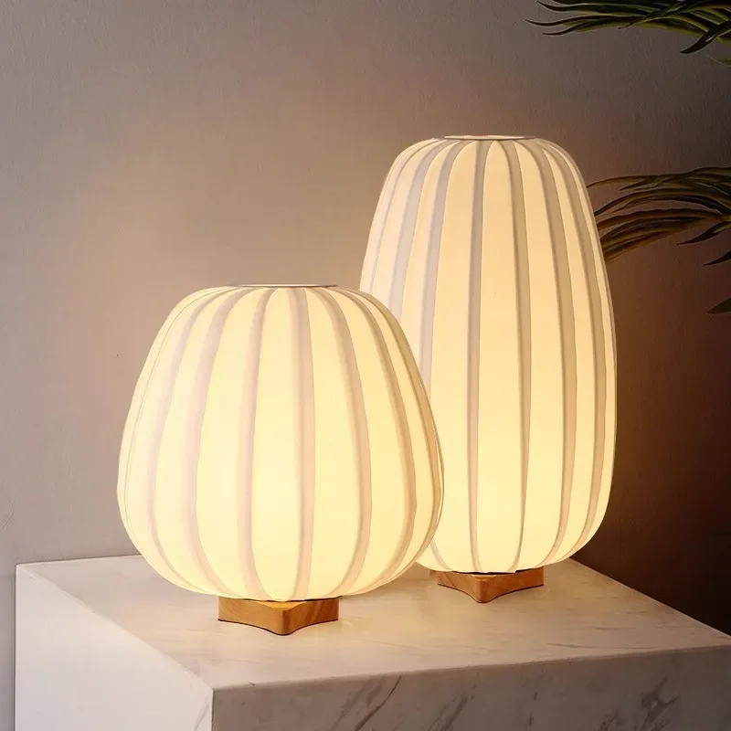 

Nordic fabric table lamp, living room and study decorative table lamp, warm bedroom bedside decorative lamp