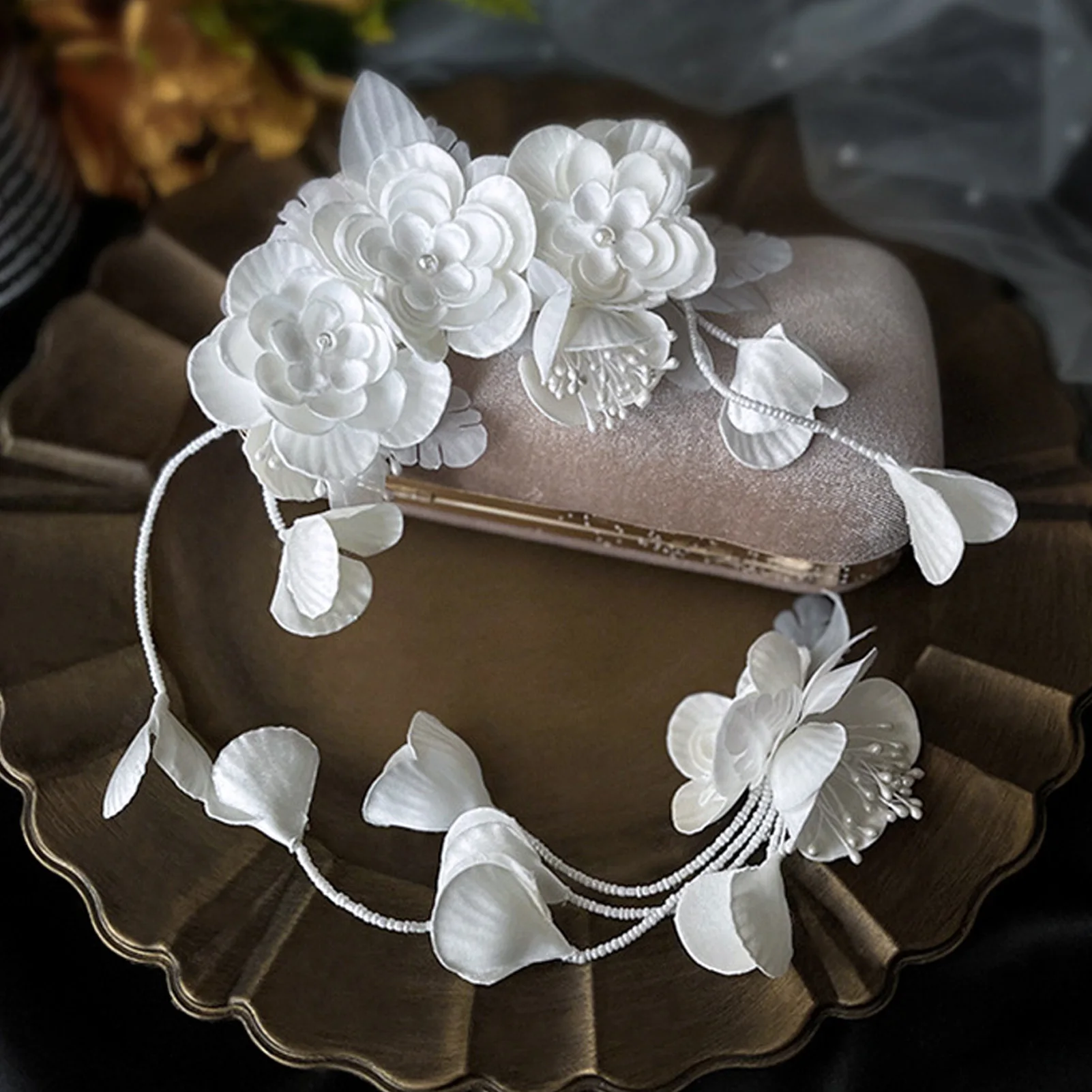 

Artificial White Flower Hair Clip Hairpin Fairy Floral Headpieces for Bride Wedding Hair Jewelry Women Party Hair Accessories