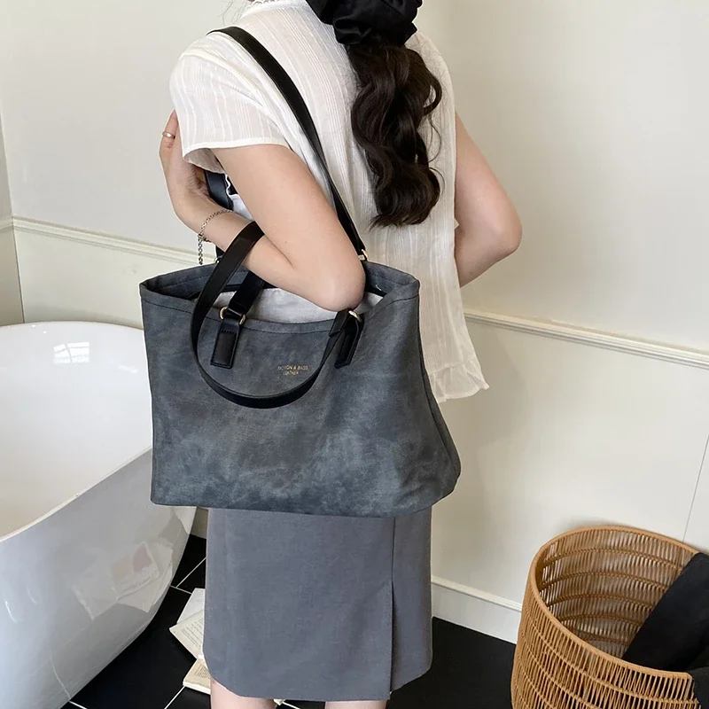 

Vintage Chic Diaper Bag For Women Designer Crossbody Bag Luxury Leather Handbag Minimalist Elegant Large Capacity Tote