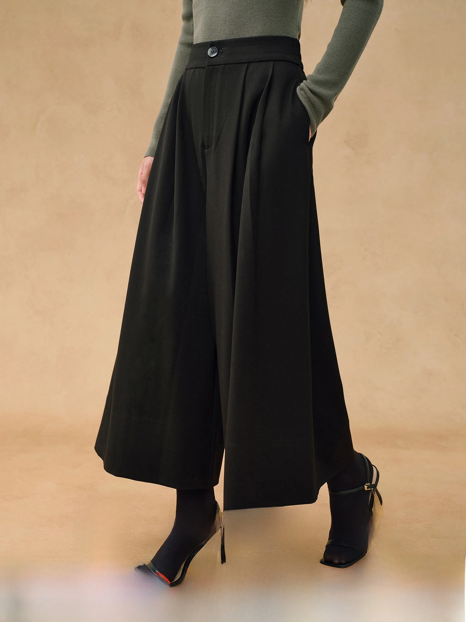 

Свободные повседневные брюки. Шерстяная смесь. Противо морщин. Широкая юбка на семью футов. Брюки TEASEL. Ветер-шаг. Полиэстер. Регенерированный целлюлоз.