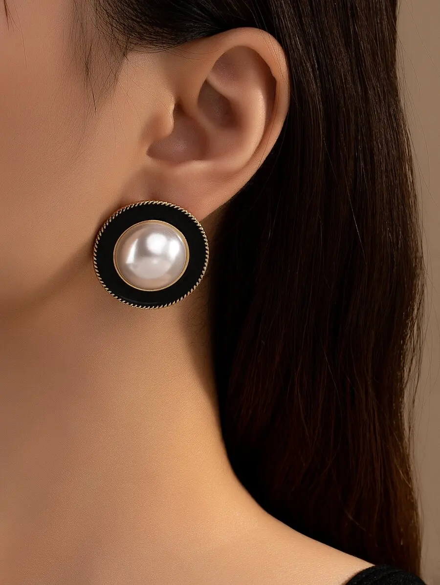 

Round Faux Pearl Stud Earrings With Black Border For Women