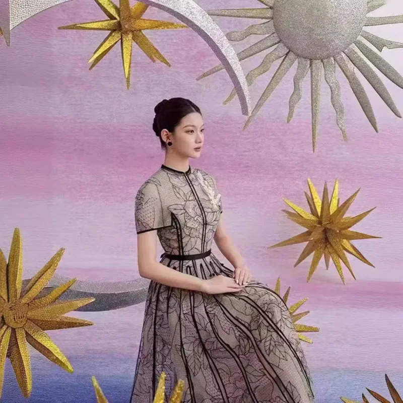 BEWQ แฟชั่นผู้หญิงชุดเดรสหรูหรา O-คอแขนสั้นลูกไม้เย็บปะติดปะต่อกันเย็บปักถักร้อยเอวชุดราตรี 2025 ฤดูใบไม้ร่วงใหม่