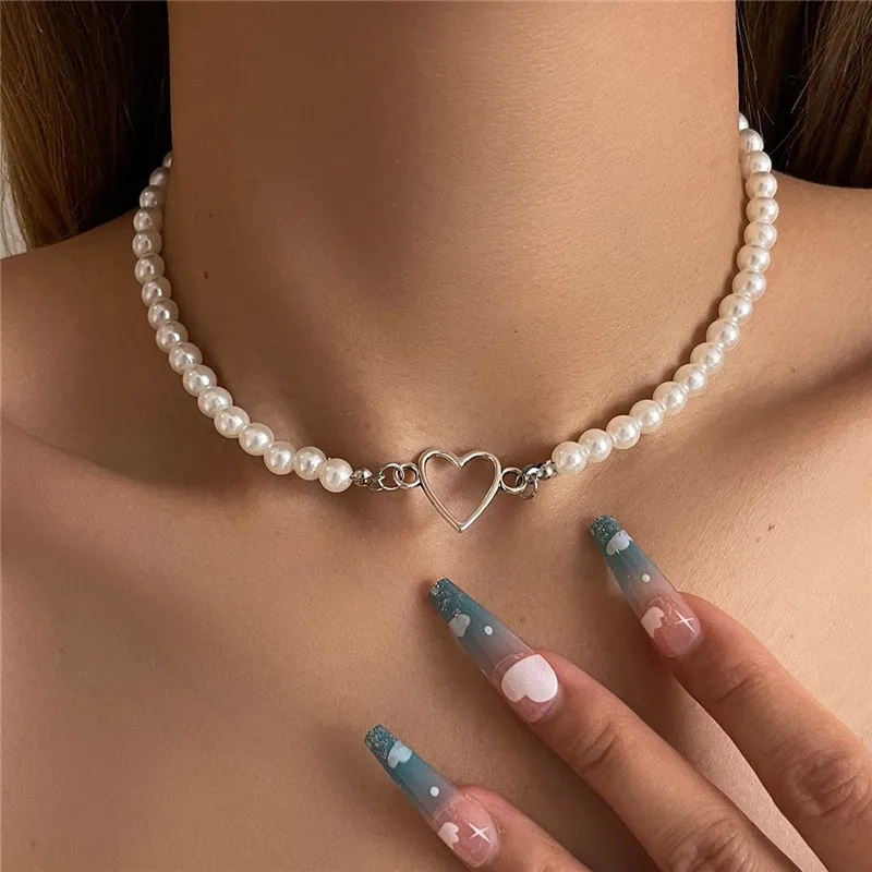 Imitation Pearl Trendy Love Heart  Choker Necklace Female Personality Party Fashion Clavicle Collier Colar Perlas Collar Gift