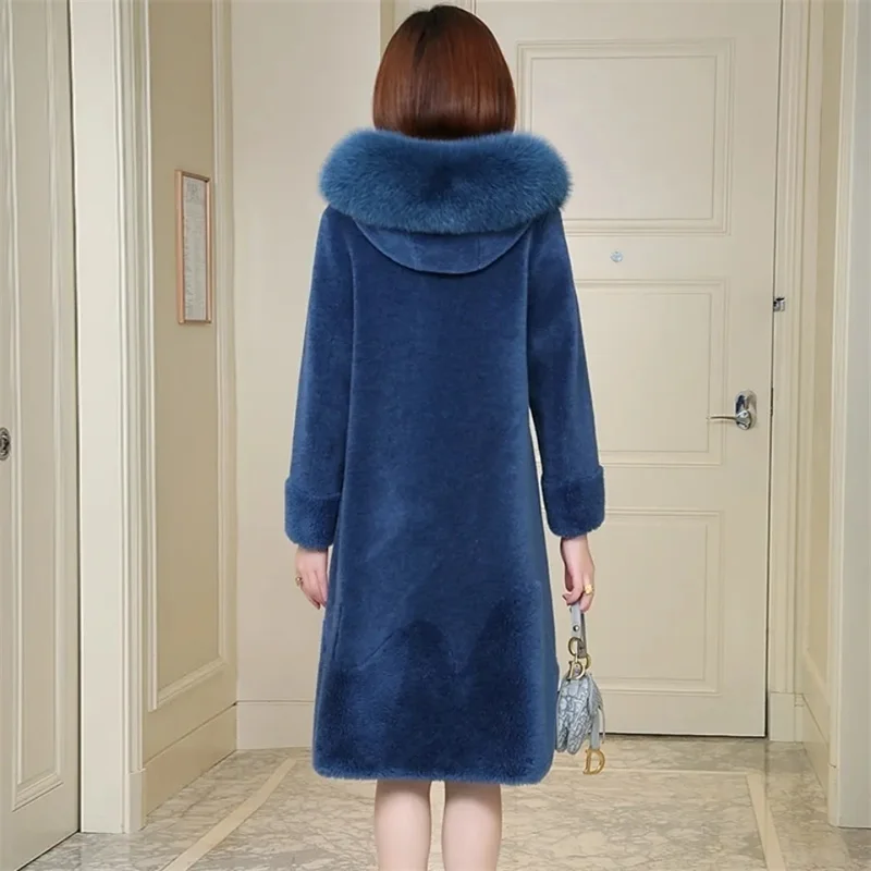 Bella nuova giacca cappotto tosatura pecora donna inverno soprabito in pelliccia sintetica mezza età femminile con cappuccio cappotti antivento e caldi