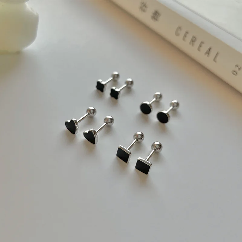 Damen Schwarze Geometrie-Herz-Kleeblatt-Ohrstecker, Einfache Silberbeschichtete Koreanische Kleine Ohrringe, Tragus-Piercing-Schmuck-Accessoires