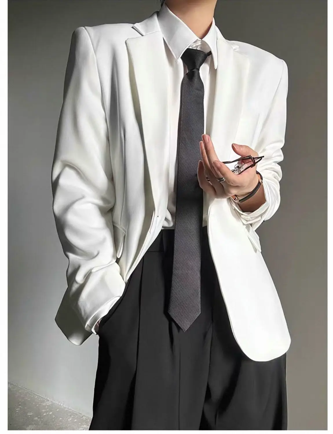 2026 new spring White Advanced Shoulder Men's Suit Set Loose Neutral Style Handsome Minimalist Jacket Coat