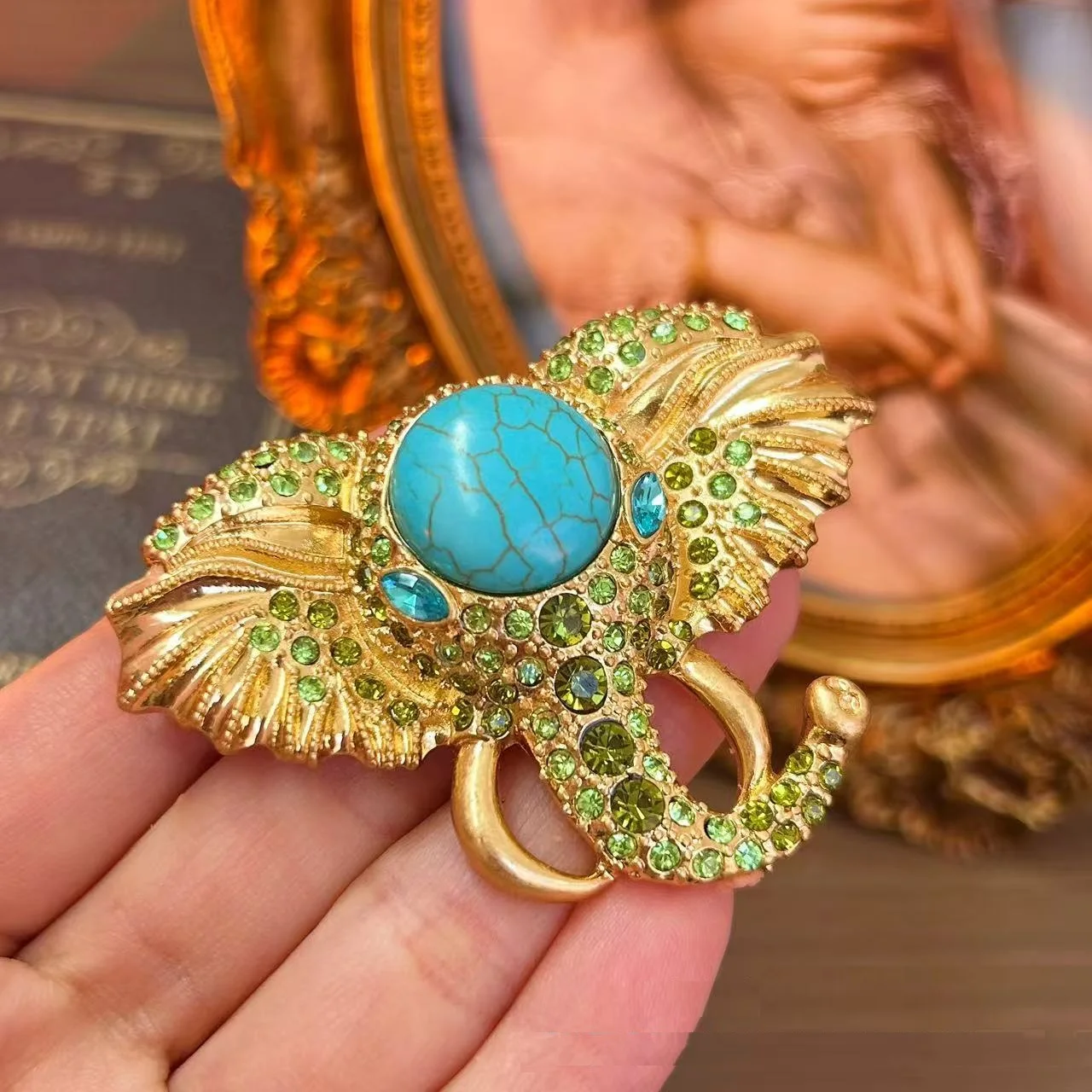 

Vintage Elephant Brooch Handmade Turquoise Zircon Inlay Luxury Animal Jewelry Exquisite Craft Coat Bag Accessories for Women Men