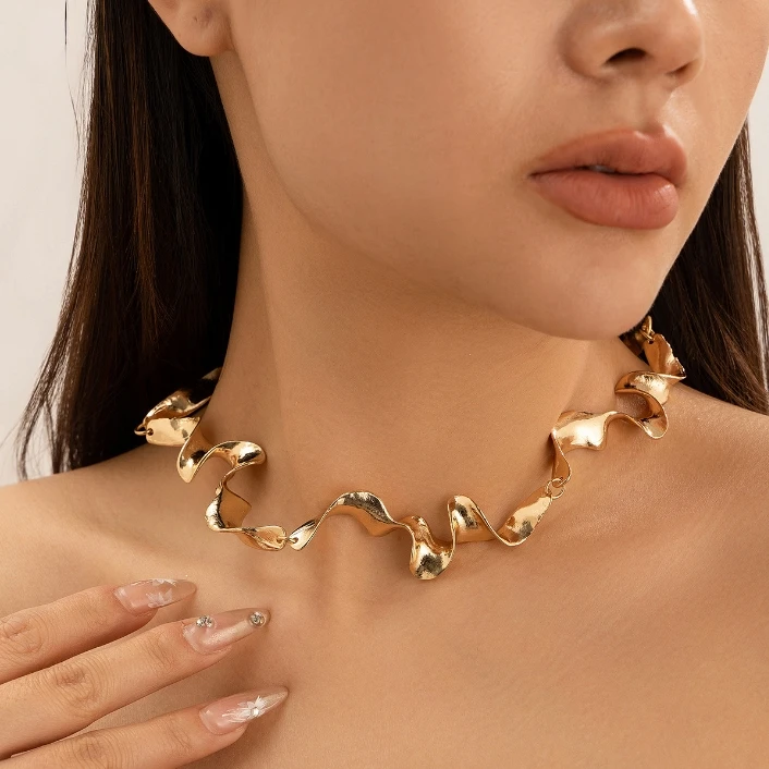 Design Women's Irregular Metal Necklace Abstract Geometric Shape Fashion Jewelry Accessory for Ladies