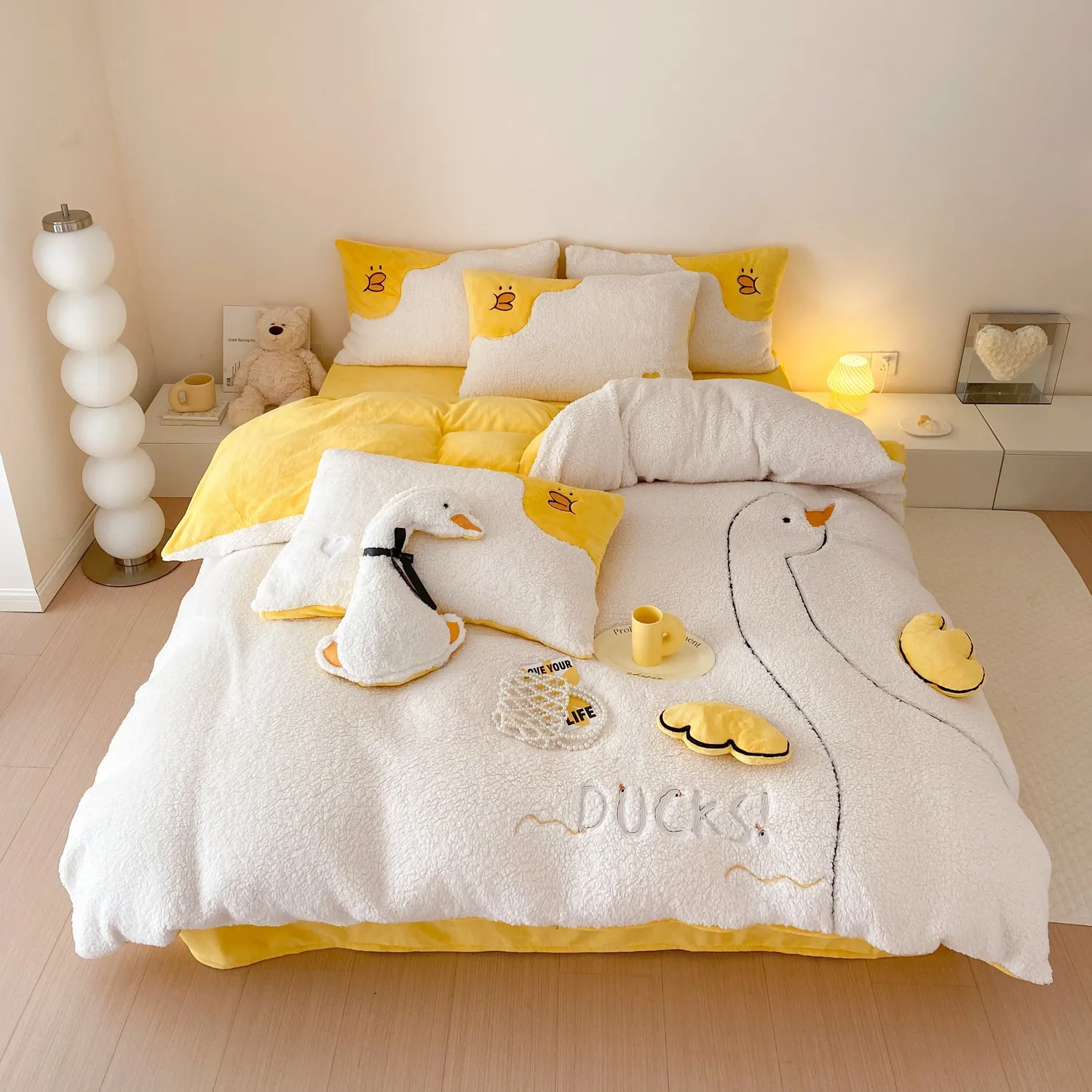 Cartoon Cute Duck Lamb Fleece Four Piece Set For Girl Milk Fleece Duvet Cover Coral Fleece Duvet Cover Children's Christmas Gift