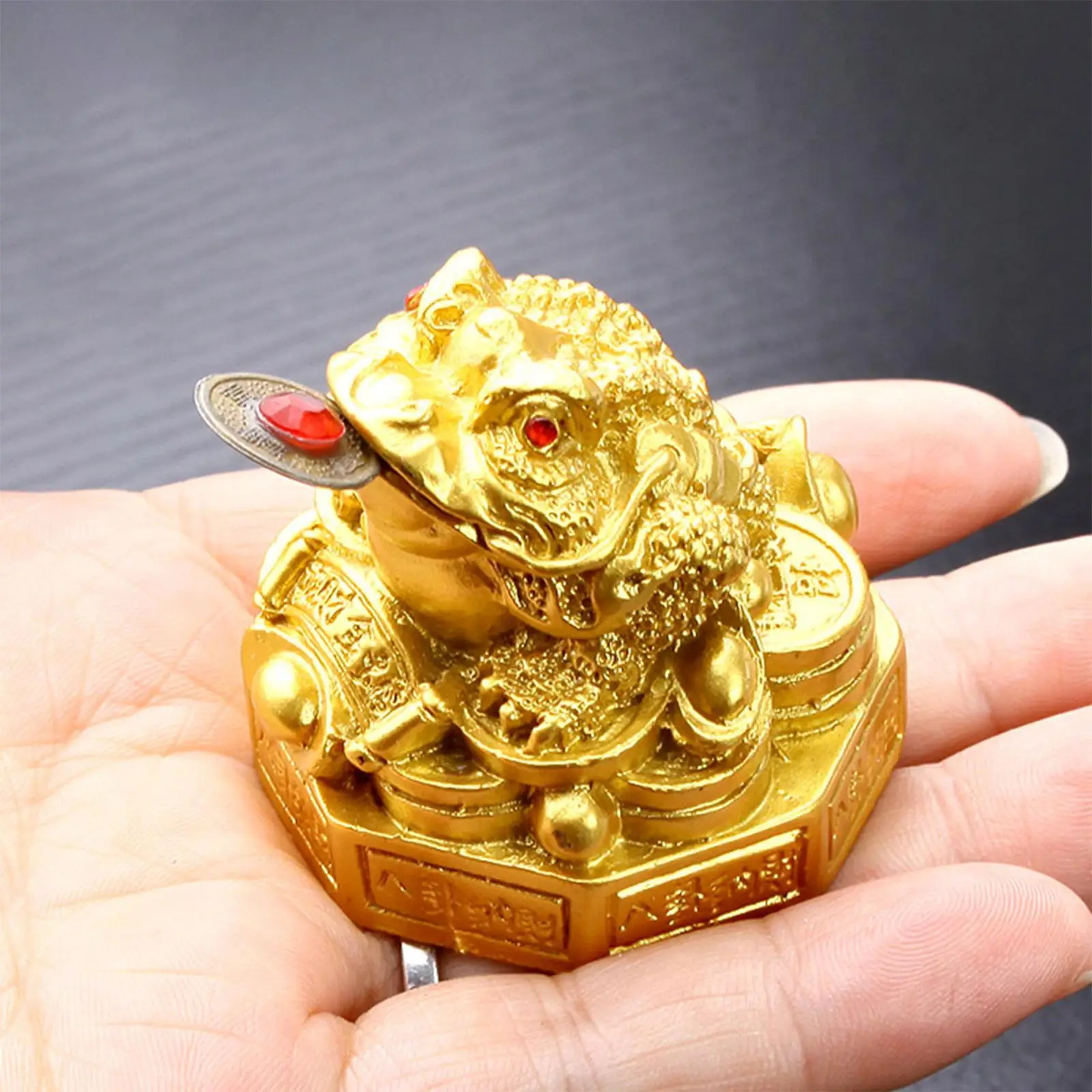 Feng Shui Fortune Frog Statue Lucky Money Resin Three-legged Decoration Frog for Home Office Countertop