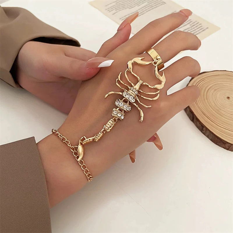 New Punk Inlaid Zircon Scorpion Bracelet for Women Exaggerate Animal Gold Color Long Chain Tassels Connect Fingers Jewelry Party