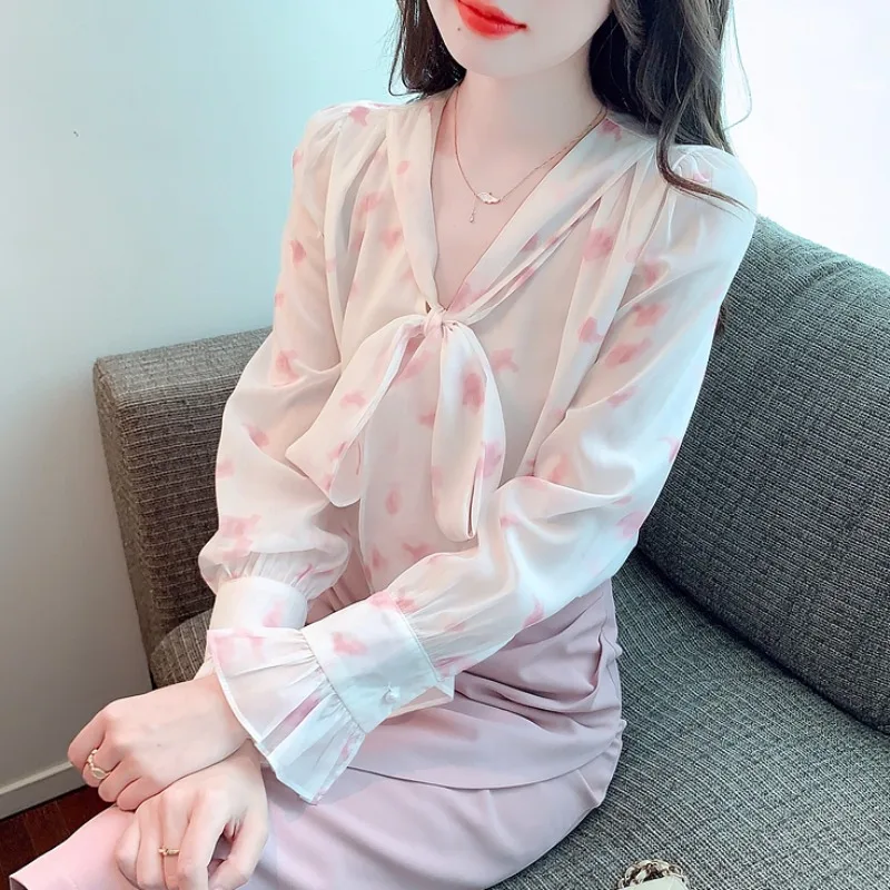 

Женская шифоновая блузка с цветочным принтом, осенняя модная модель с длинным рукавом, корейский стиль, прямой крой, с узлом, V-образный вырез