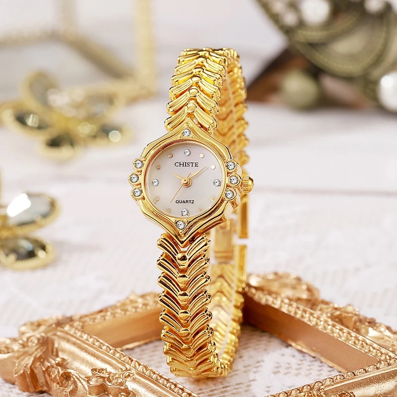 ساعة يد نسائية عصرية على شكل أم اللؤلؤ وسوار ذيل السمكة وساعة كوارتز فاخرة فاخرة للسيدات