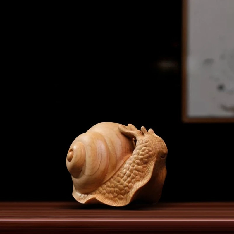 1 PC Wooden Craft Wood Carved Snail Handheld Ornament Desk Decor for Study Office Tea Pet Handmade Animal Figurines Decoration