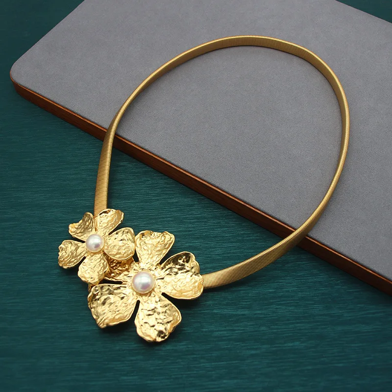 Vintage Gold Necklace Heavy Craftsmanship High-End Petal Waist Chain Multiple Wearing Methods Choker