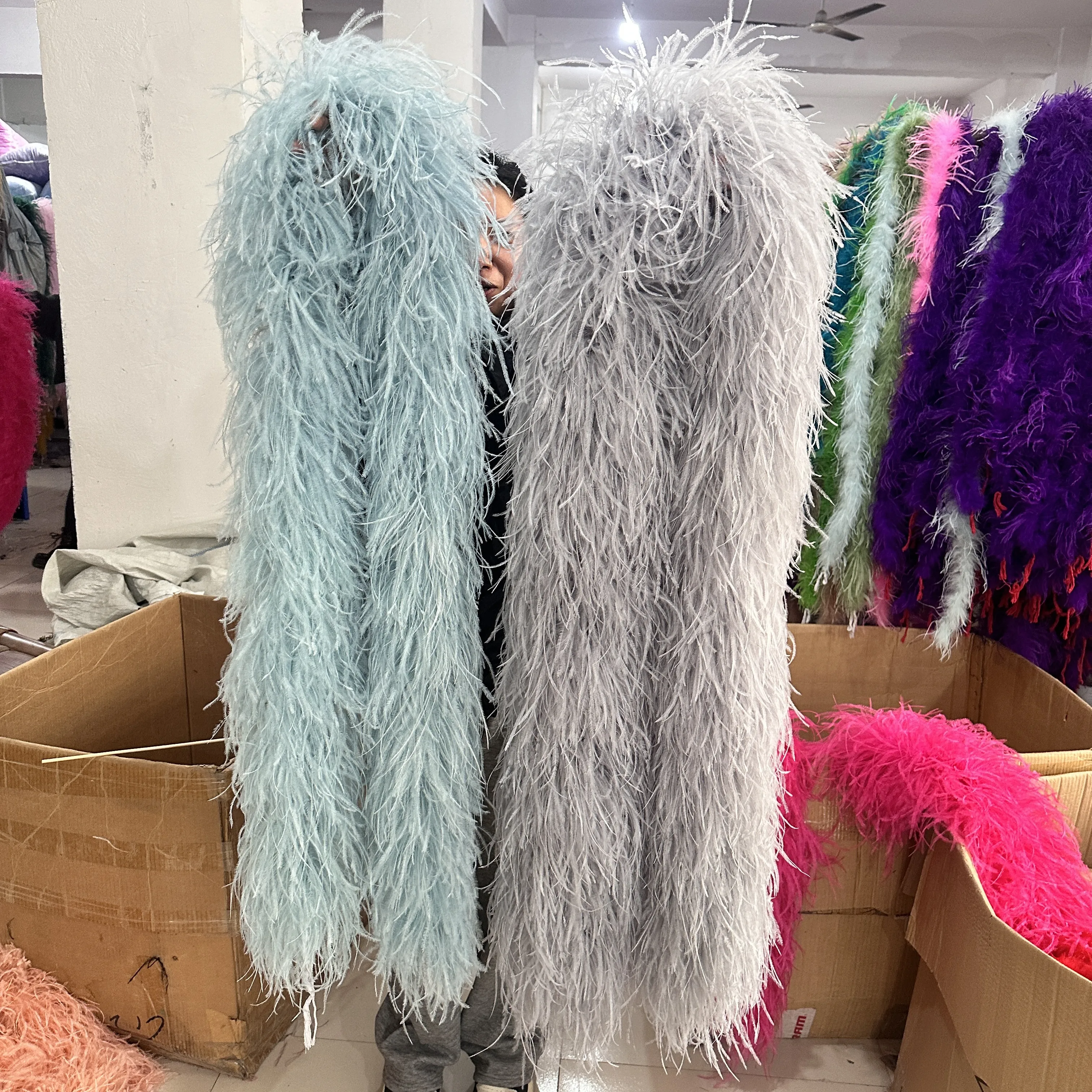 Customized Natural Ostrich Feathers Boa Plumes Shawl 6/10Ply Wedding Drees Decoration Accessory Fluffy White Plume Boa Crafts