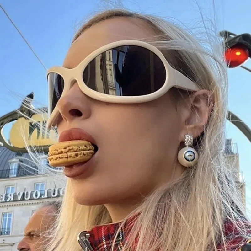 Übergroße Y2K-Sonnenbrille für Damen, trendig, großer Rahmen, Vintage-Sonnenbrille, modisch, futuristisch, Punk, Silbertöne, 2000er-Jahre