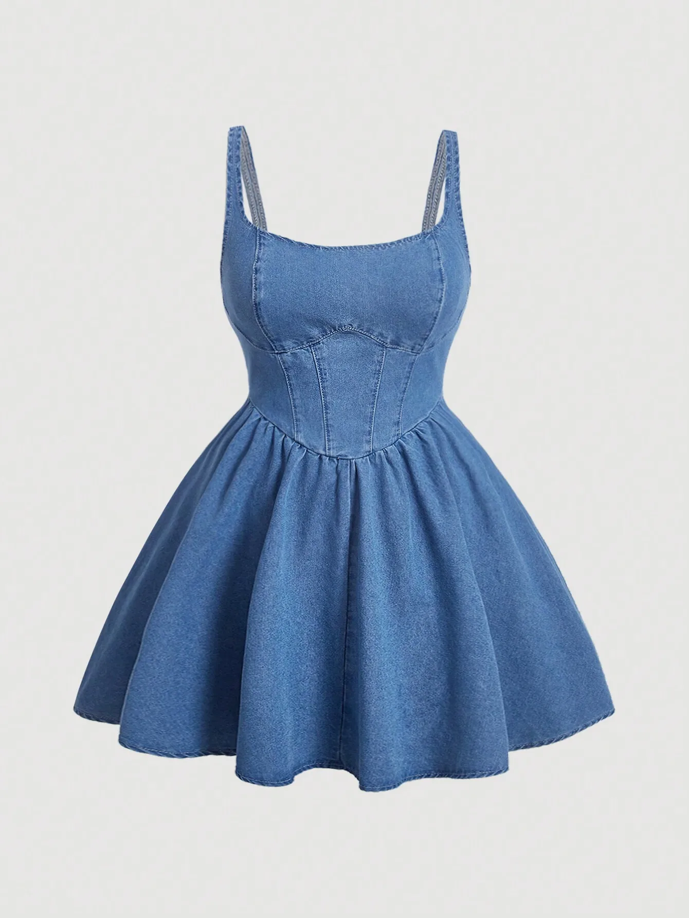 

Женское джинсовое мини-платье с вырезом в форме сердца и тонкими бретелями