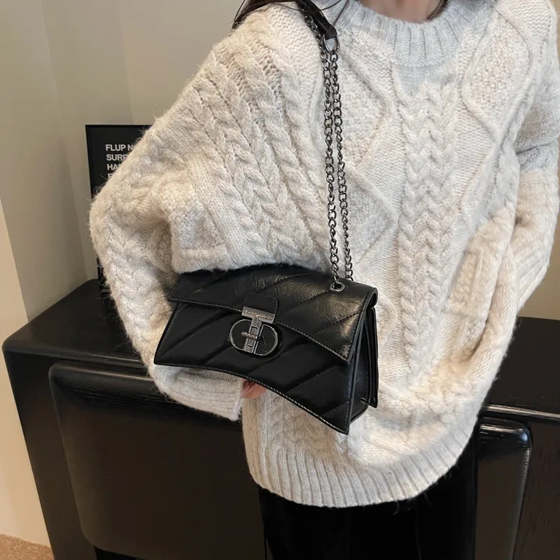 

Designer Luxury Tote Bag for Woman Stylish Urban Chain Crossbody Bag Solid Color Shoulder Bag Trendy Textured Handbag Wholesale