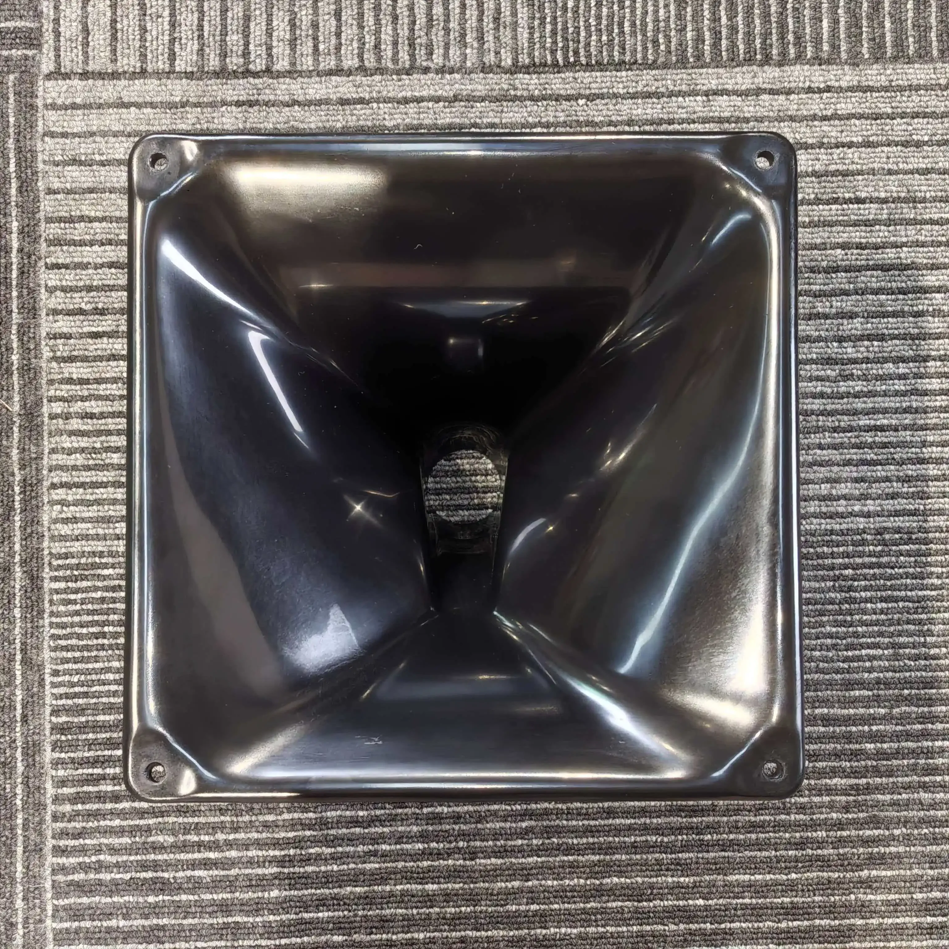 MW Audio 1"/1,4" Bühnenhorn mit Doppelröhre, 55 ° /110 ° x 50 ° Breitbandiger Wellenleiter für Profi-Lautsprecher – Detail 7