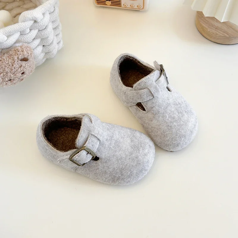 2025 الأطفال حذاء كاجوال للفتيات الفتيان شتاء موضة جديدة الكورية نمط لينة وحيد المضادة للانزلاق تنوعا المنصة خارج الحذاء #1