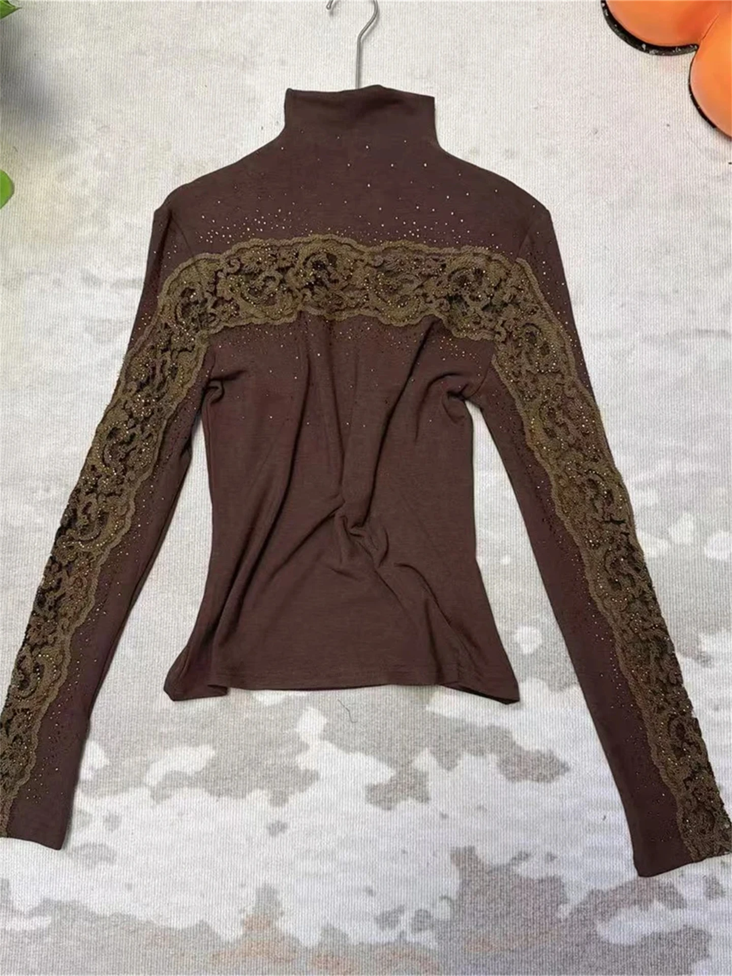 

Женская футболка с рюшами Sve Diamond Glue, корейский длинный све с высоким воротником, универсальный кружевной лоскутный топ с бриллиантовым клеем