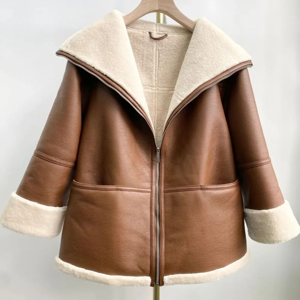 سترة شتوية عصرية فاخرة من الصوف بالكامل وطية صدر كبيرة من صوف الضأن الصناعي معطف دافئ سميك