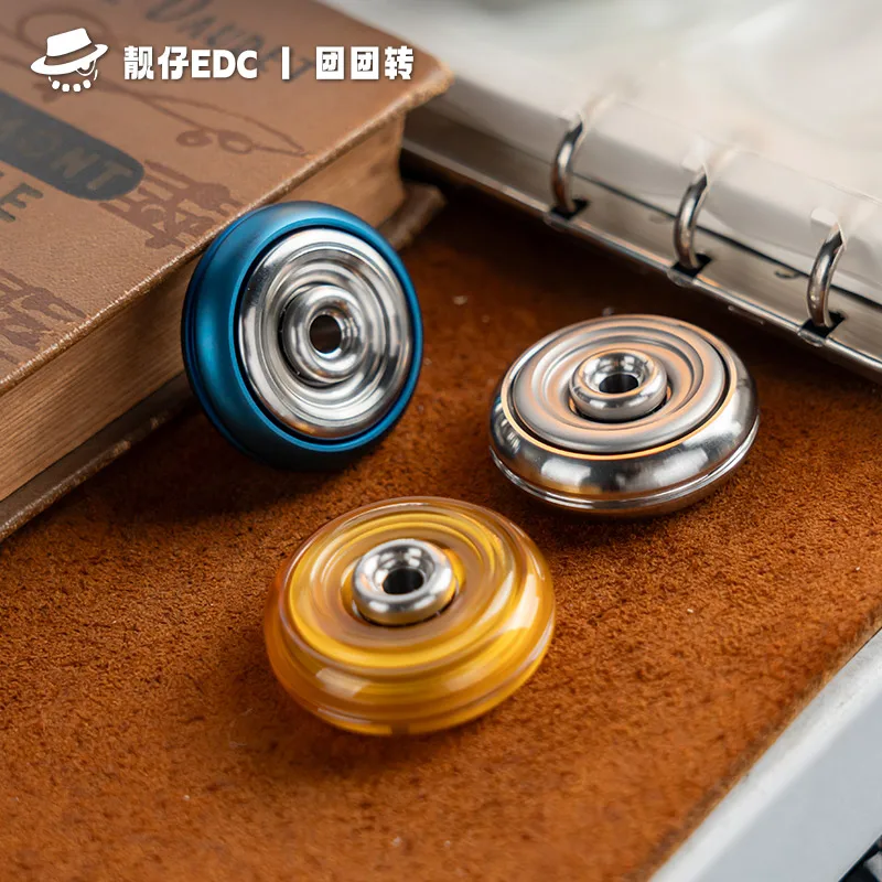 LZEDC ドーナツ型ペンダント付きスピニングフィジェットスピナー - ストレス解消デスクトップトイ