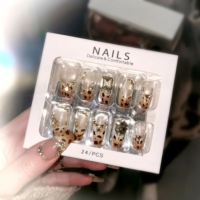 24 Piezas Uñas Postizas de Otoño con Estampado de Leopardo, Francesas con Cristales Grandes Brillantes, Estilo Spice Girls 4