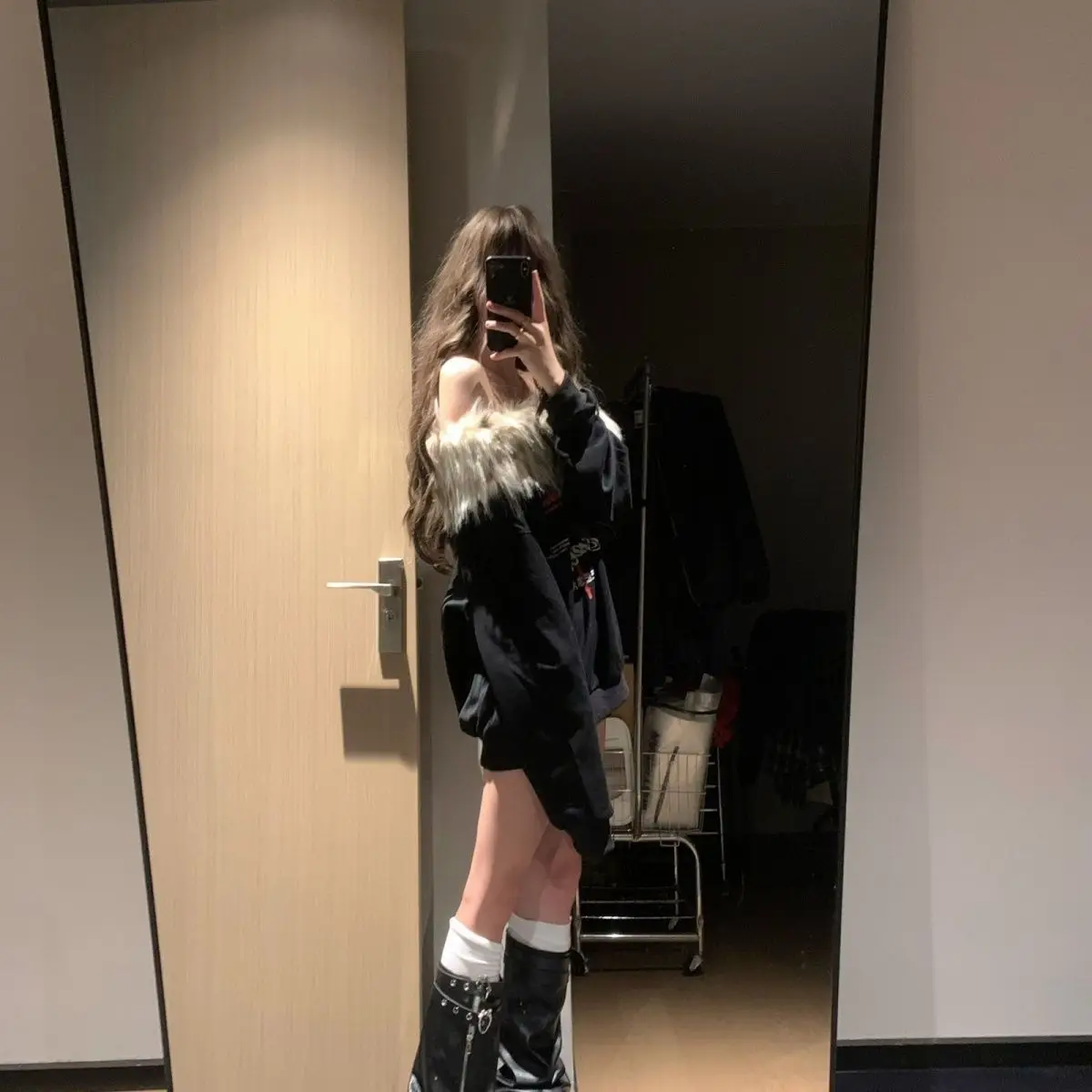 بلوزات الأمريكية الرجعية طويلة الأكمام فو الفراء مائل الرقبة تيز ثقافة فرعية Harajuku مثير نمط الخريف الجمالية النساء الملابس