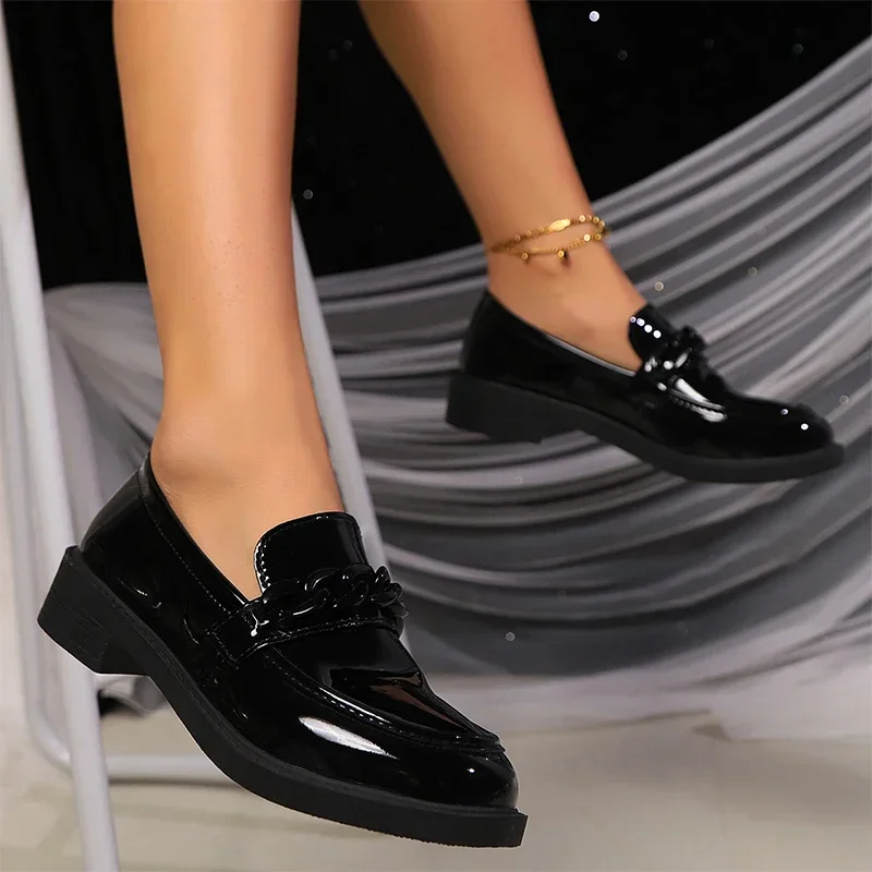 Chain Women’s Loafers Mid Heel Casual Oxford Shoes Autumn New 2024 Brand Designer Walking Shoes Perfect for Dressy Fashion