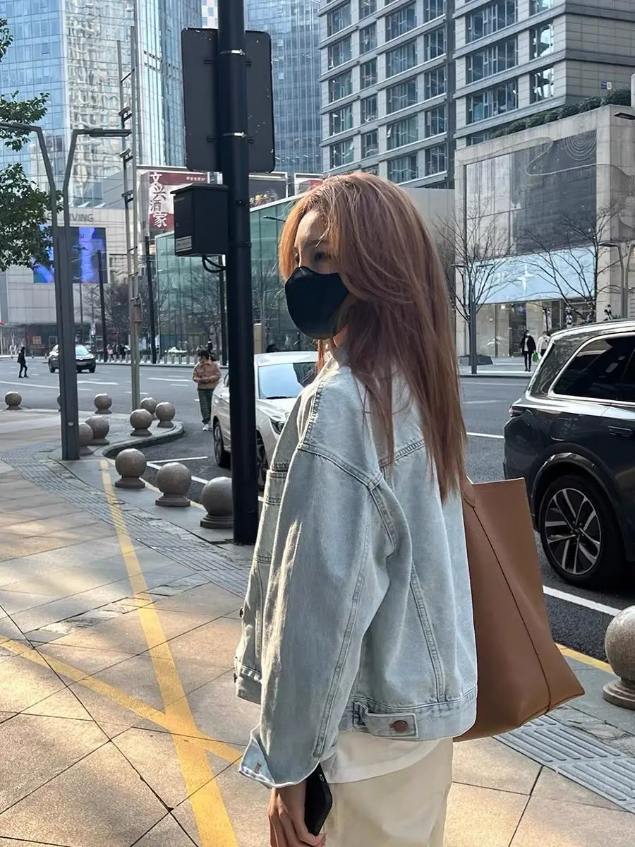 Рисунок 2 - Женская весенняя синяя джинсовая