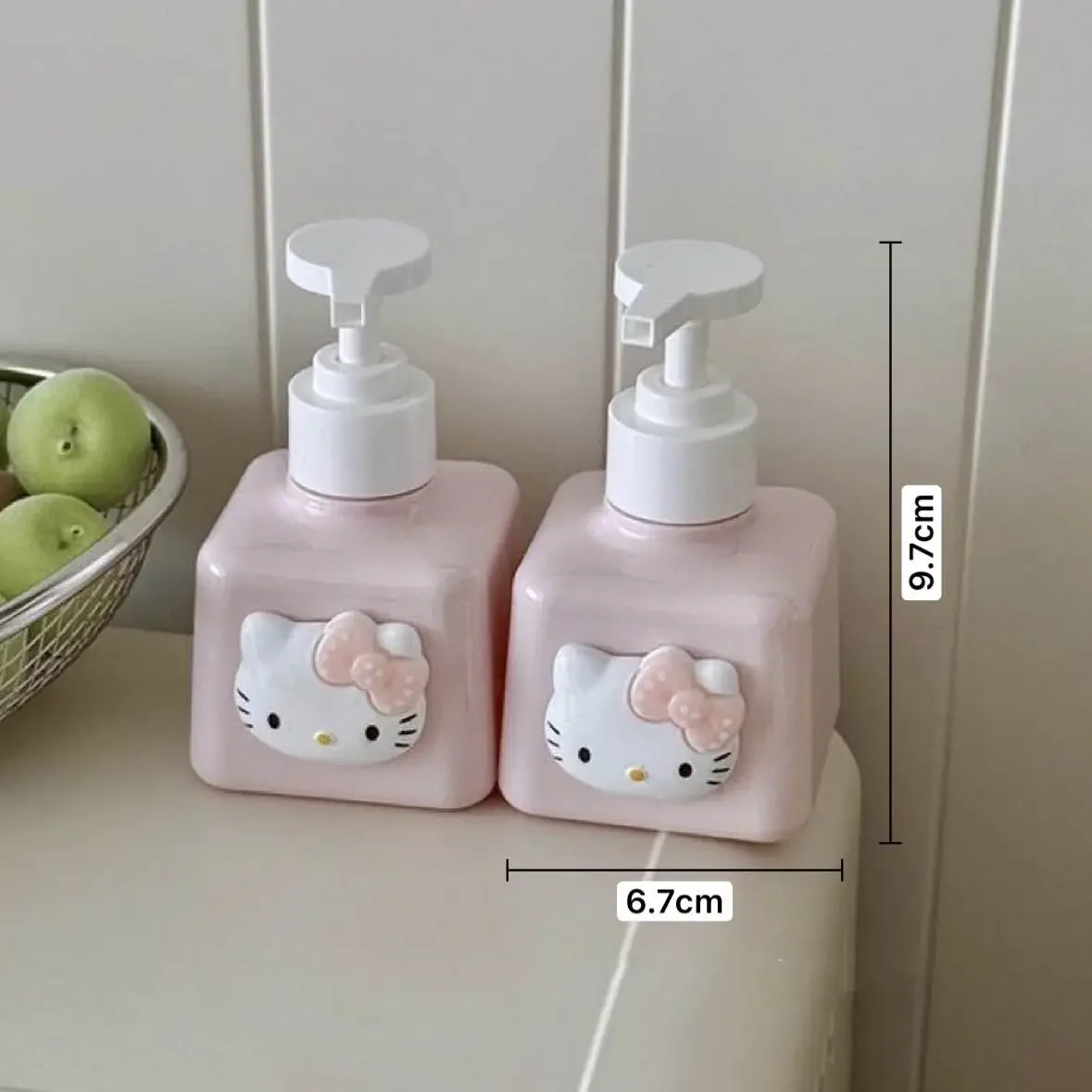 200/300 مللي سانريو مرحبا كيتي الكرتون المحمولة إعادة الملء مضخة موزع زجاجة Kawaii الحمام الصابون غسول الصحافة الحاويات