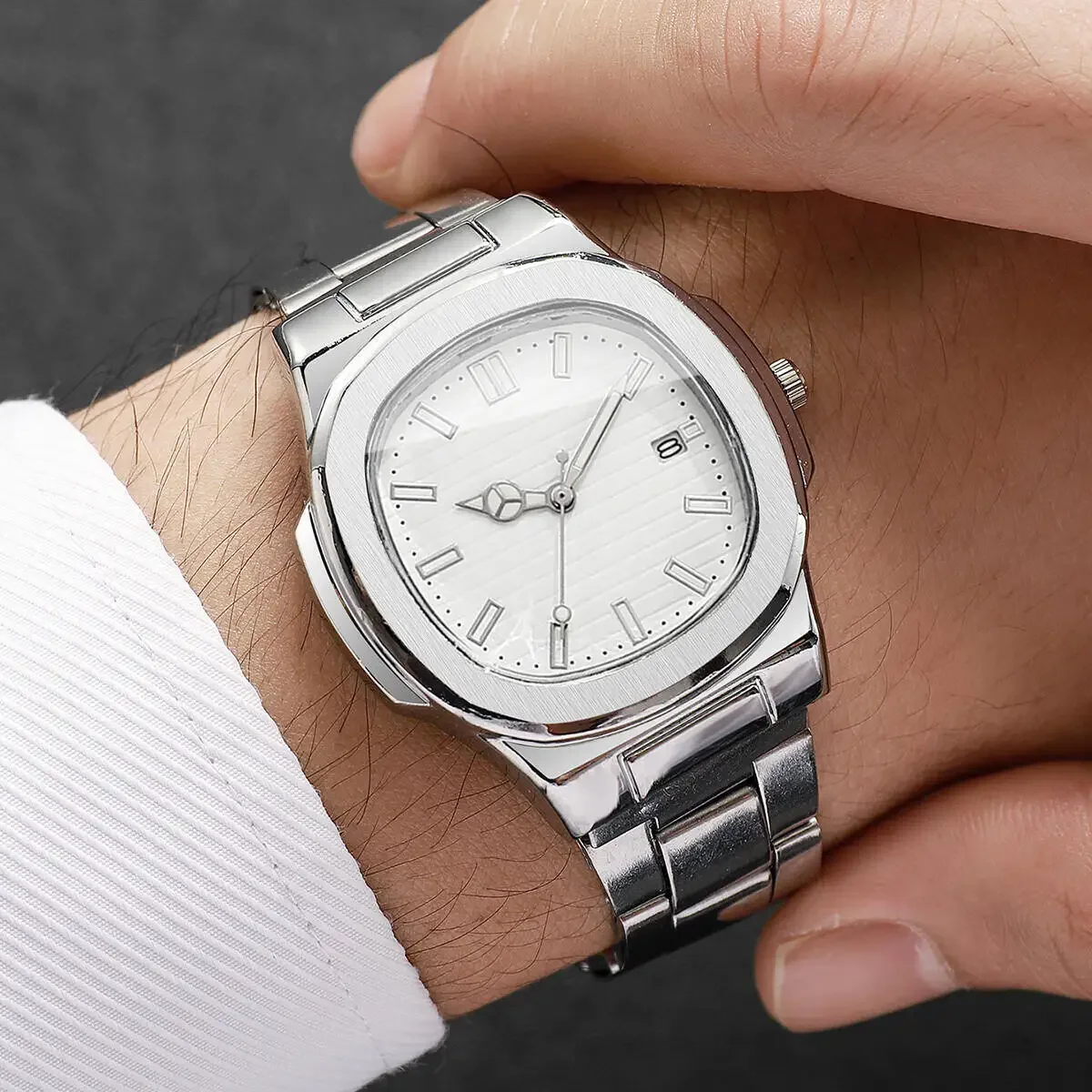 20262026 new square sports calendar steel band watch men's steel band quartz watch