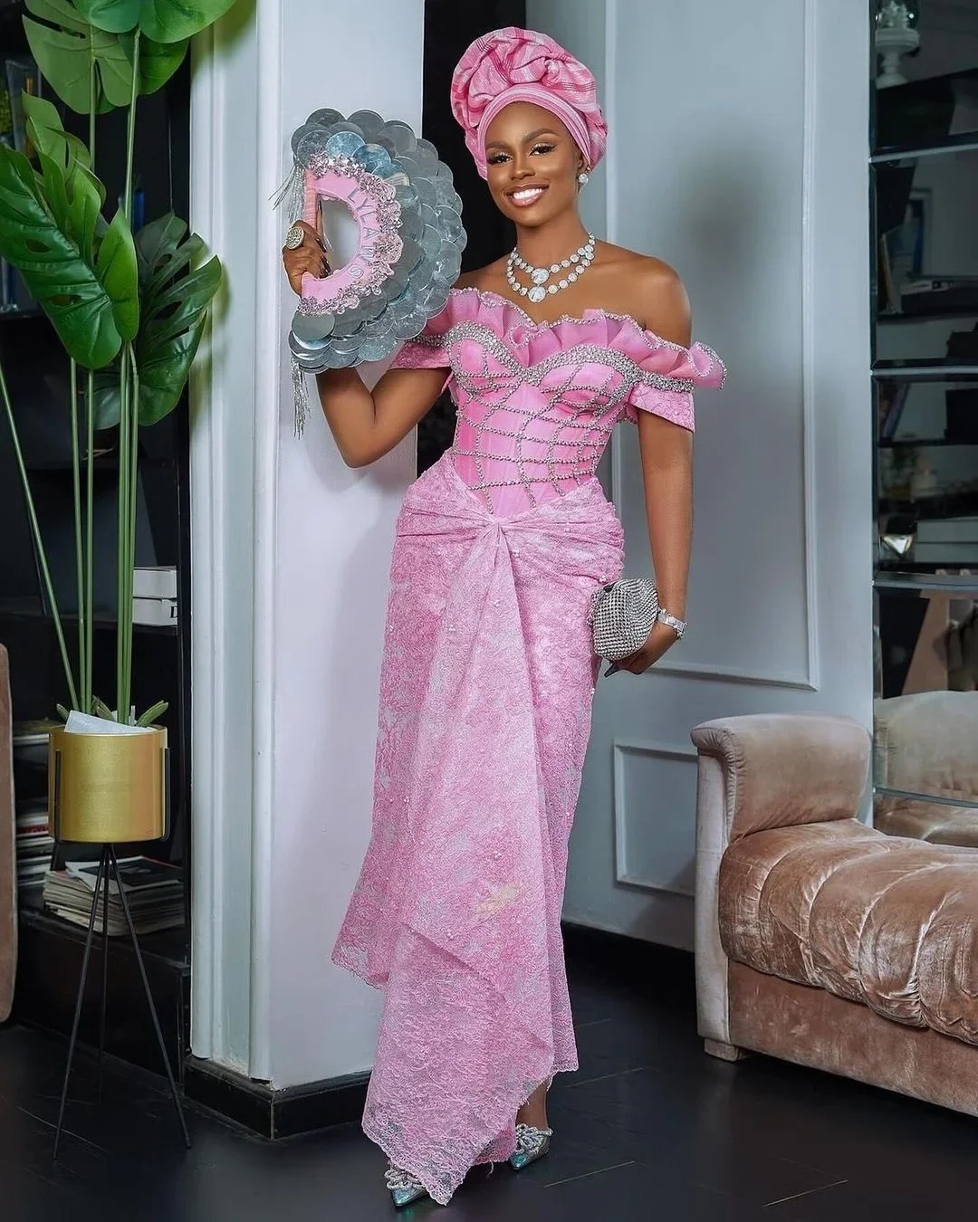 Vestidos de fiesta de noche Aso Ebi, vestidos de noche largos rosas con cuentas y hombros descubiertos, vestido Formal de encaje con cristales rectos