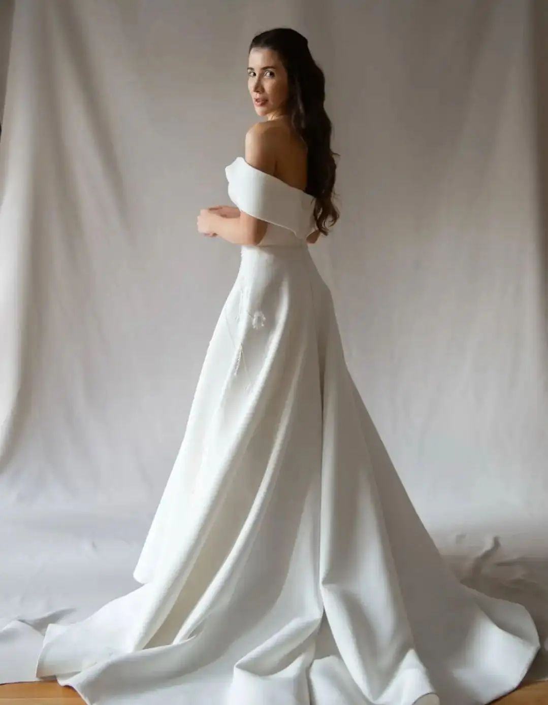 Ofherown New Off Shoulder Satin Wedding Dress 3D Embroidery Appliques A-line White Bridal Gown Sweep Train Formal Bridal Wear