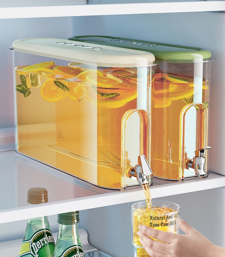 

Cold kettle household large-capacity slit refrigerator juice bucket with faucet can filter residue.