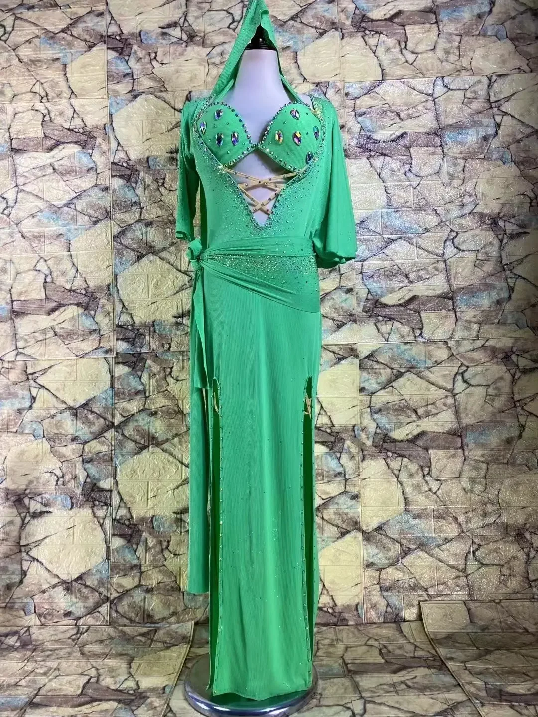 Bauchtanzkostüm für Damen, orientalisches Tanzoutfit, glänzendes Diamantkleid, traditionelle Bühnenkleidung, professionelles Wettkampfkleid. – Detail 3