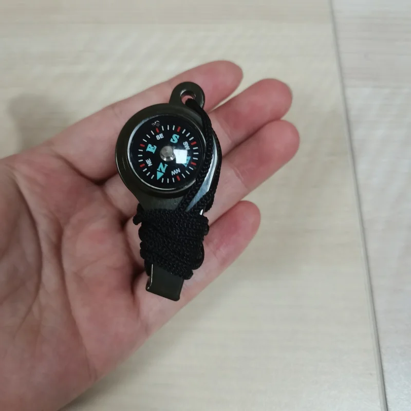 3-in-1 多機能アウトドアホイッスルスポーツ審判ホイッスル救命ホイッスルコンパスと温度計付き大音量ホイッスル