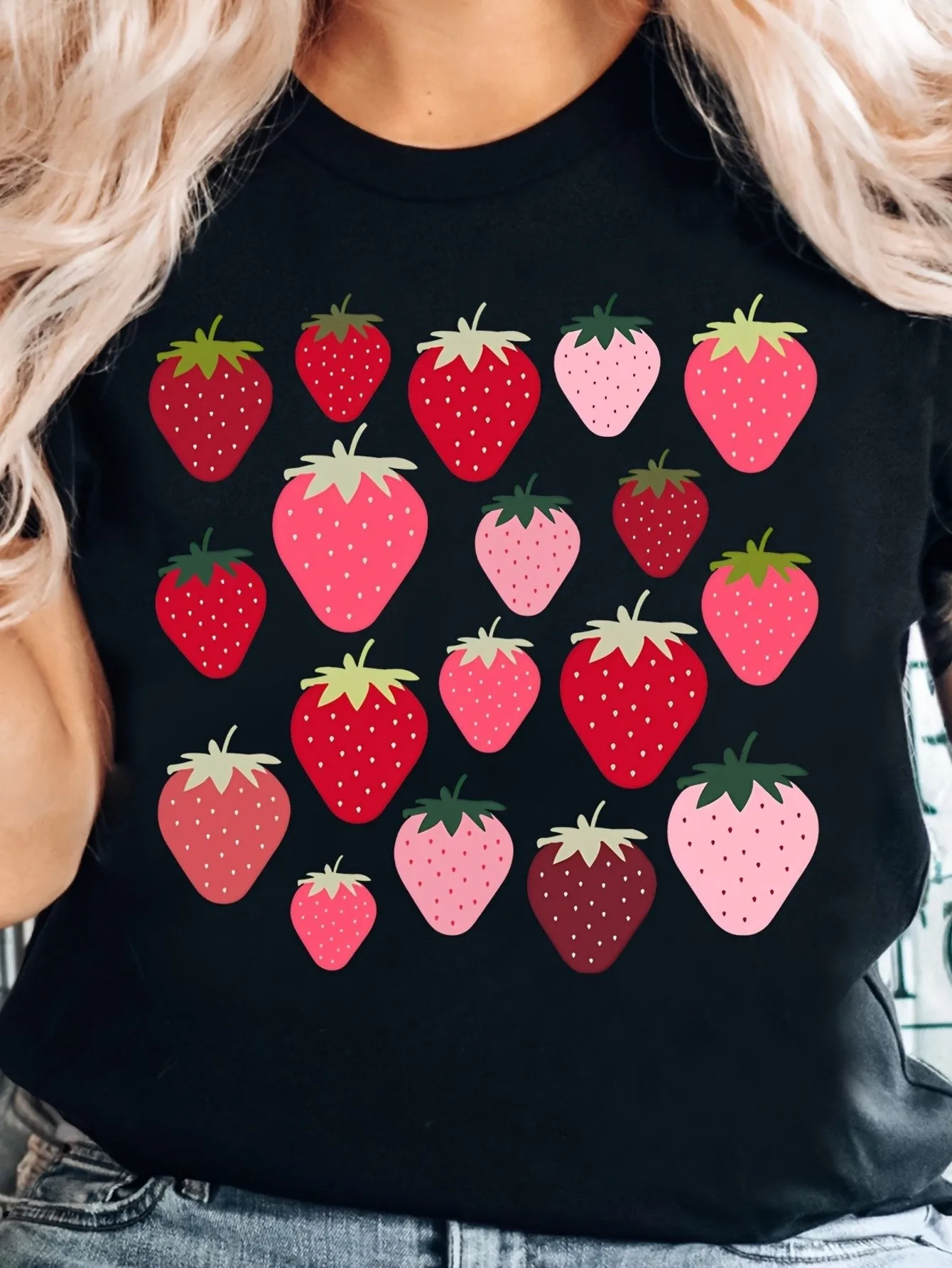 

Men's Black Strawberry Print T-Shirt with Cute Cartoon Strawberry Design, Pink Boxy Fit T-Shirt, Men's Clothing, Men's Shirt