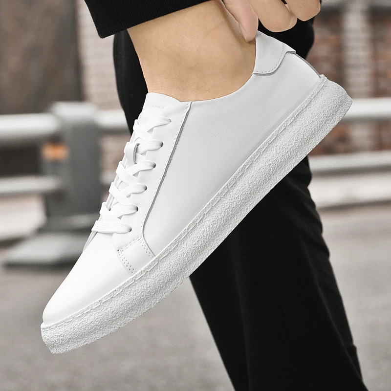 

Мужские белые кроссовки весны 2020. — парный стиль, модные и универсальные, легкие, дышащие и увеличивающие рост.