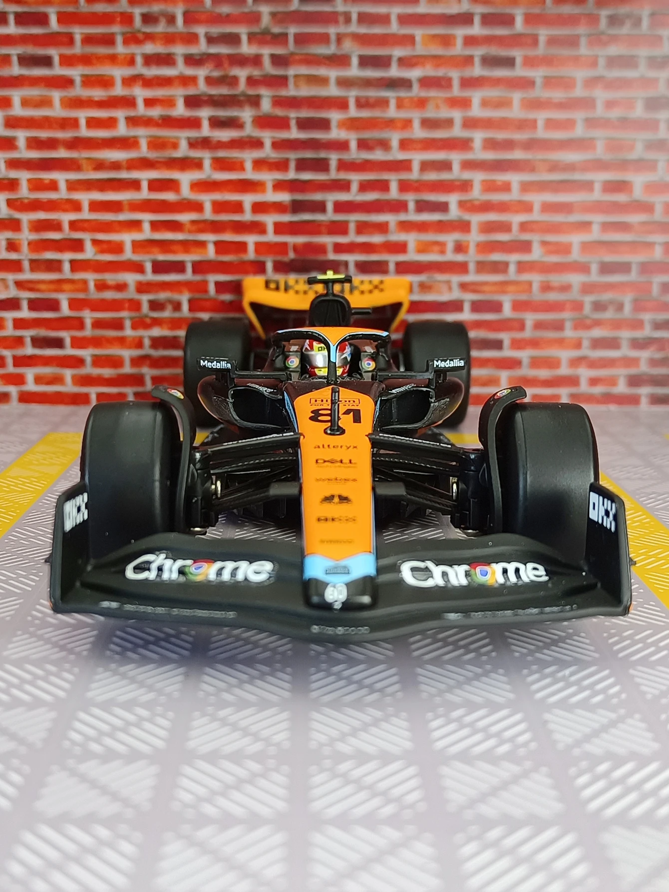 1:24 McLaren MCL60 F1 Miniaturautos, Legierung, Spielzeug, Druckgussmodelle, Räder können gedreht werden, rollender, verschiebbarer Sportwagen, Jungen, Festival-Geschenke